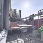 Апартаменты Head In The Clouds Near La