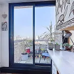 Apartment Head In The Clouds Near La